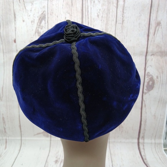 Vintage Womens Beret Hat Jauntee' Blue Velvet w/ Black Cord Trim - Picture 5 of 7